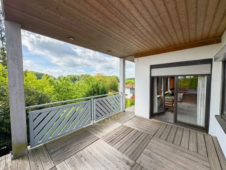 Immobilienangebot - Waldbröl - Alle - Gepflegtes Zweifamilienhaus mit vermieteter Wohneinheit und Entwicklungsmöglichkeit nahe Waldbröl!