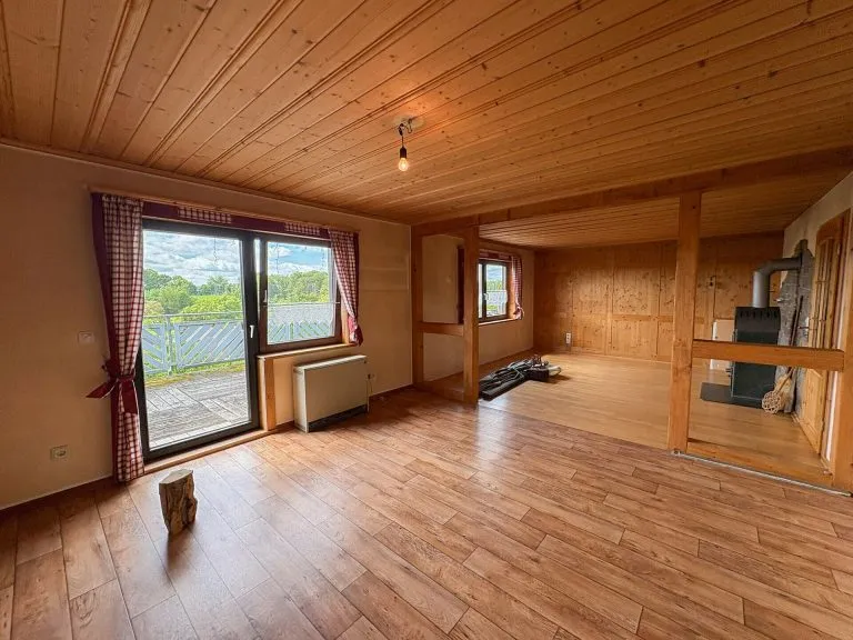 Immobilienangebot - Waldbröl - Alle - Gepflegtes Zweifamilienhaus mit vermieteter Wohneinheit und Entwicklungsmöglichkeit nahe Waldbröl!