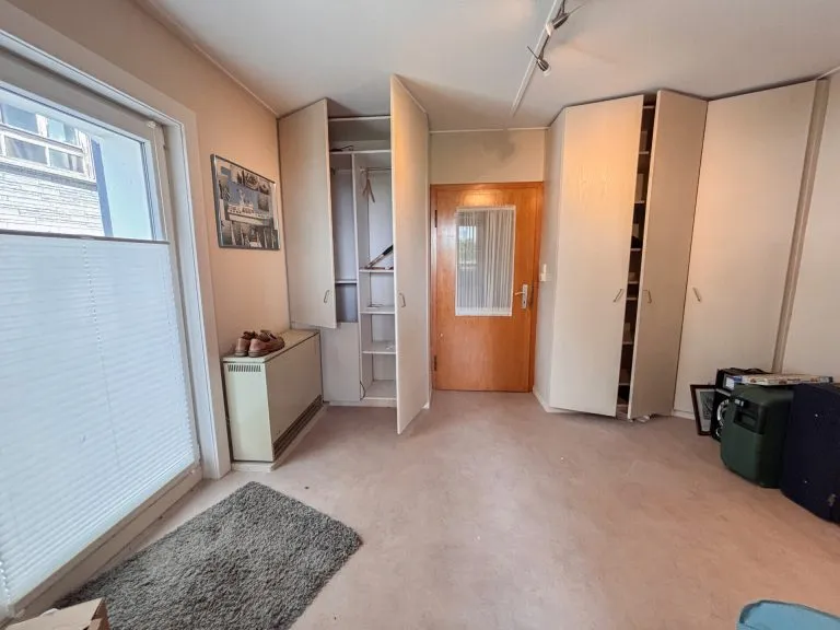 Immobilienangebot - Waldbröl - Alle - Gepflegtes Zweifamilienhaus mit vermieteter Wohneinheit und Entwicklungsmöglichkeit nahe Waldbröl!