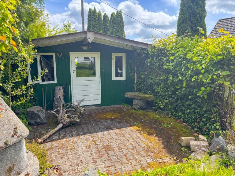 Immobilienangebot - Waldbröl - Alle - Gepflegtes Zweifamilienhaus mit vermieteter Wohneinheit und Entwicklungsmöglichkeit nahe Waldbröl!