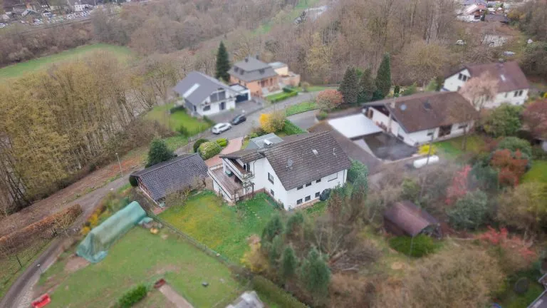 Immobilienangebot - Windeck - Alle - Idyllisch gelegenes Einfamilienhaus mit viel Freiraum in Windeck!