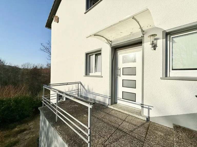 Immobilienangebot - Hachenburg - Alle - **RESERVIERT** Exklusiv in Hachenburg! Zweifamilienhaus in fußläufiger Zentrumsnähe!