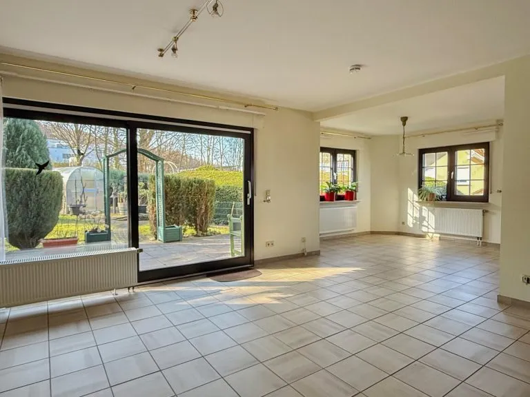 Immobilienangebot - Hachenburg - Alle - Traumlage am Waldrand von Hachenburg - Gepflegtes EFH mit ELW, Fernsicht und Schlossblick!