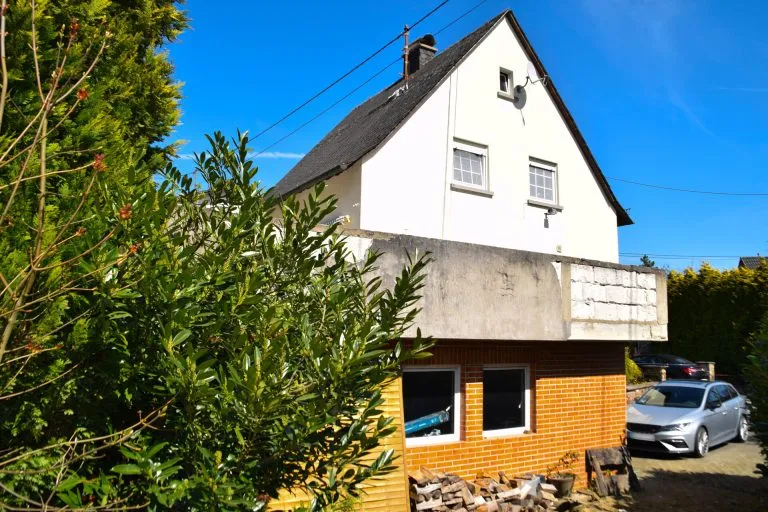 Immobilienangebot - Ransbach-Baumbach - Alle - Einfamilienhaus mit großem Grundstück (713 m²) in begehrter Lage von Ransbach-Baumbach!