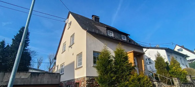 Immobilienangebot - Ransbach-Baumbach - Alle - Einfamilienhaus mit großem Grundstück (713 m²) in begehrter Lage von Ransbach-Baumbach!