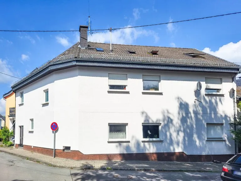 Immobilienangebot - Welschneudorf - Alle - Gut geschnittene 4 Zimmer Wohnung mit Balkon im Herzen von Welschneudorf!