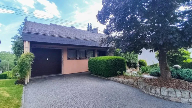 Immobilienangebot - Selters - Alle - Wohnen mit Charakter – repräsentative Immobilie in begehrter Wohnlage von Selters