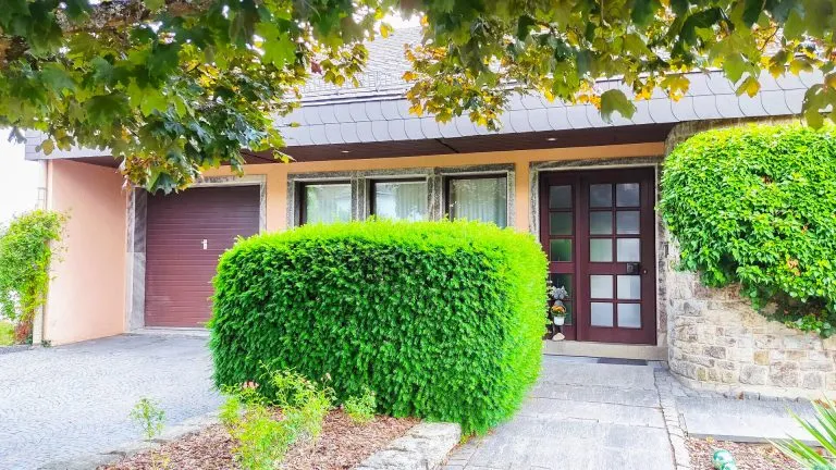 Immobilienangebot - Selters - Alle - Wohnen mit Charakter – repräsentative Immobilie in begehrter Wohnlage von Selters