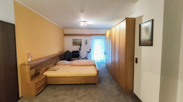 Immobilienangebot - Selters - Alle - Wohnen mit Charakter – repräsentative Immobilie in begehrter Wohnlage von Selters