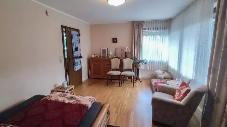 Immobilienangebot - Selters - Alle - Wohnen mit Charakter – repräsentative Immobilie in begehrter Wohnlage von Selters
