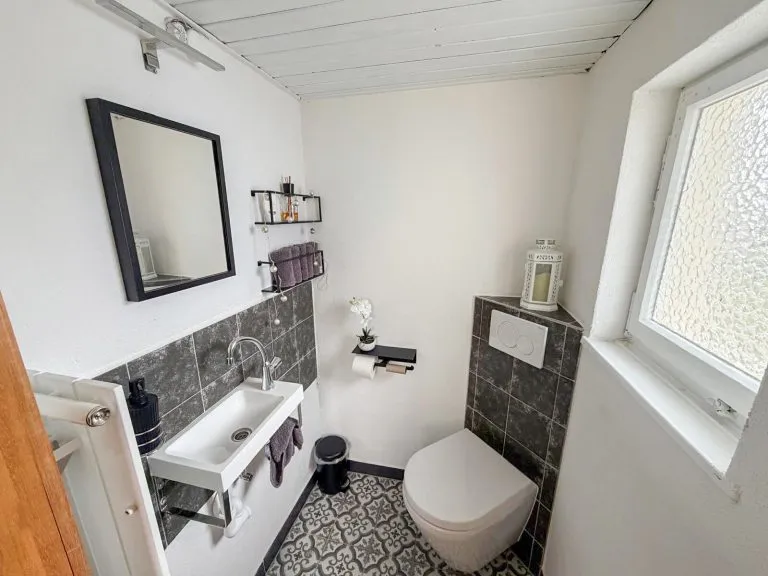 Immobilienangebot - Rennerod VG - Alle - Gemütliches Zuhause mit Einliegerwohnung, Sauna & großem Garten für Ihre Ideen!