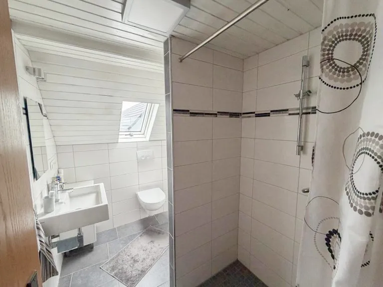 Immobilienangebot - Rennerod VG - Alle - Gemütliches Zuhause mit Einliegerwohnung, Sauna & großem Garten für Ihre Ideen!