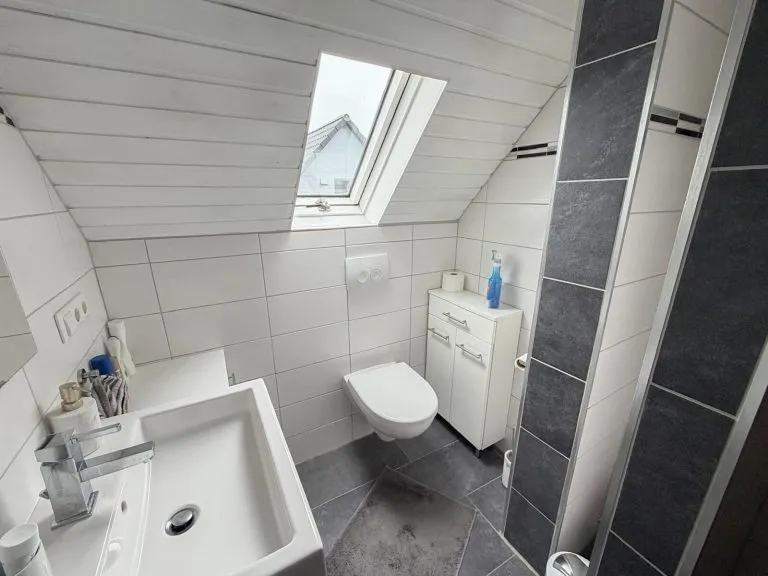 Immobilienangebot - Rennerod VG - Alle - Gemütliches Zuhause mit Einliegerwohnung, Sauna & großem Garten für Ihre Ideen!