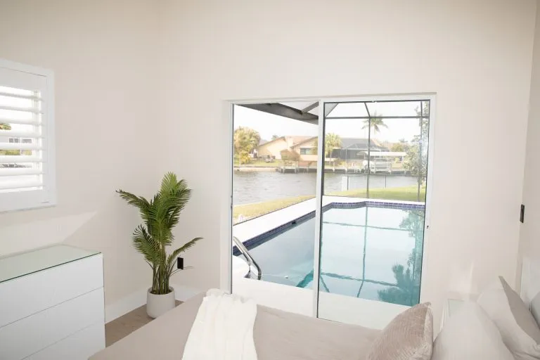 Immobilienangebot - Cape Coral - Alle - Moderne Residenz mit Pool im Südwesten 
von Cape Coral auf einzigartigem Grundstück!