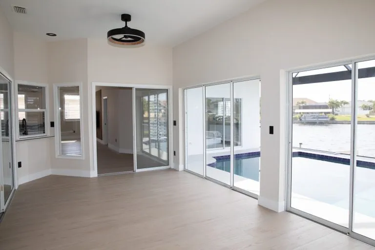 Immobilienangebot - Cape Coral - Alle - Moderne Residenz mit Pool im Südwesten 
von Cape Coral auf einzigartigem Grundstück!