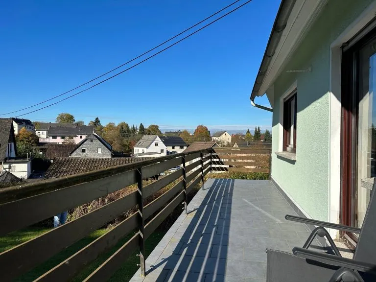 Immobilienangebot - Höchstenbach - Alle - ***Reduziert***Ein-/Zweigenerationenhaus mit Nebenräumen auf idyllischem Grundstück nahe Hachenburg!