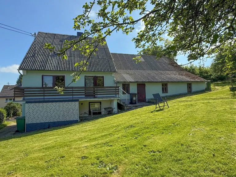 Immobilienangebot - Höchstenbach - Alle - ***Reduziert***Ein-/Zweigenerationenhaus mit Nebenräumen auf idyllischem Grundstück nahe Hachenburg!