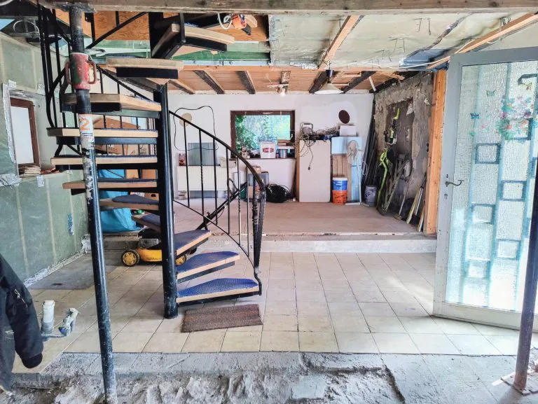 Immobilienangebot - Altenkirchen VG - Alle - Sanierungsbedürftiges Einfamilienhaus mit großem Grundstück in Ortsrandlage!