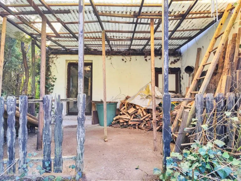 Immobilienangebot - Altenkirchen VG - Alle - Sanierungsbedürftiges Einfamilienhaus mit großem Grundstück in Ortsrandlage!