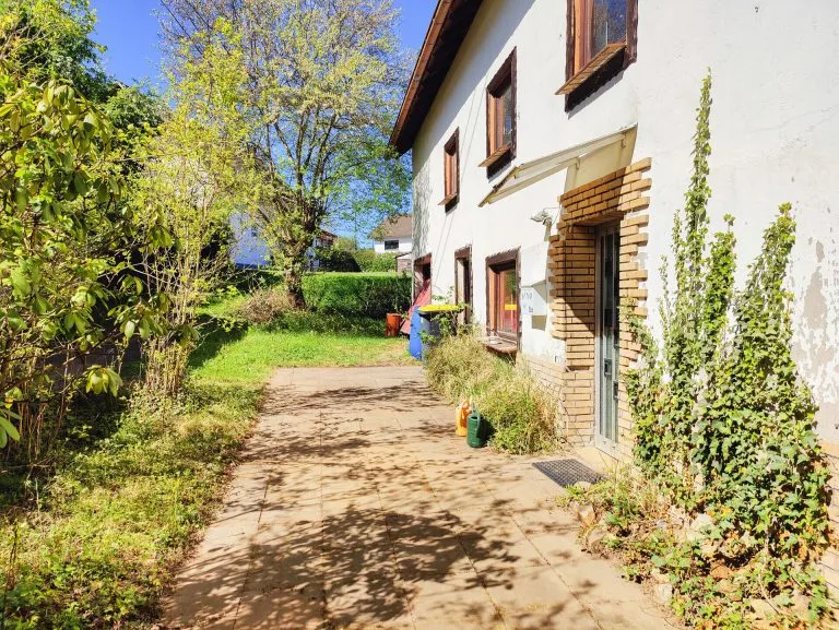 Immobilienangebot - Altenkirchen VG - Alle - Sanierungsbedürftiges Einfamilienhaus mit großem Grundstück in Ortsrandlage!