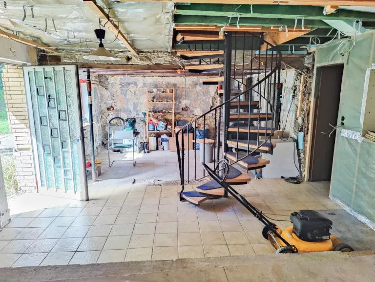 Immobilienangebot - Altenkirchen VG - Alle - Sanierungsbedürftiges Einfamilienhaus mit großem Grundstück in Ortsrandlage!