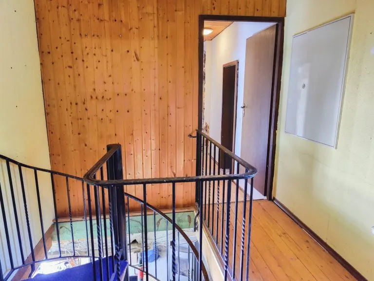 Immobilienangebot - Altenkirchen VG - Alle - Sanierungsbedürftiges Einfamilienhaus mit großem Grundstück in Ortsrandlage!