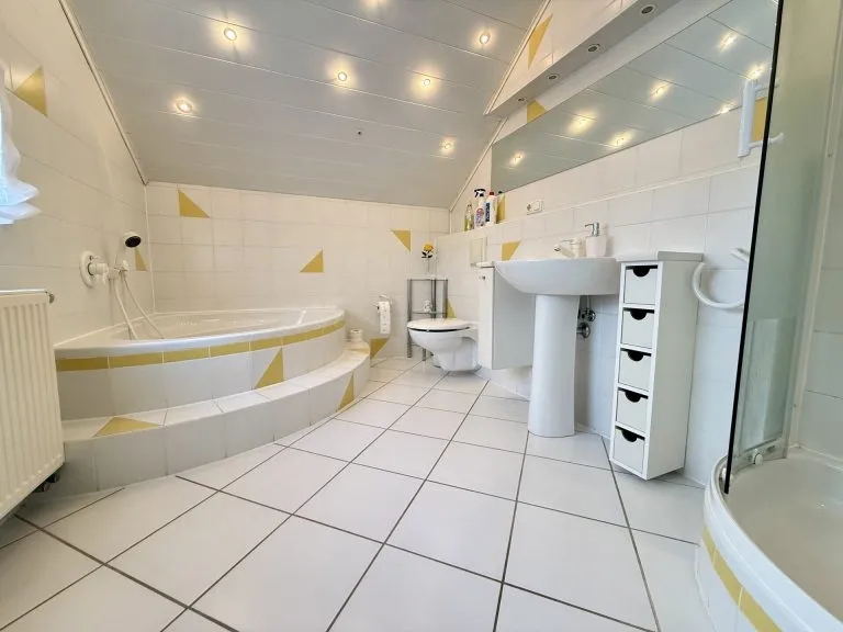 Immobilienangebot - Betzdorf ST - Alle - Familienfreundliches Einfamilienhaus in ruhiger Wohnlage mit schön angelegten Garten!