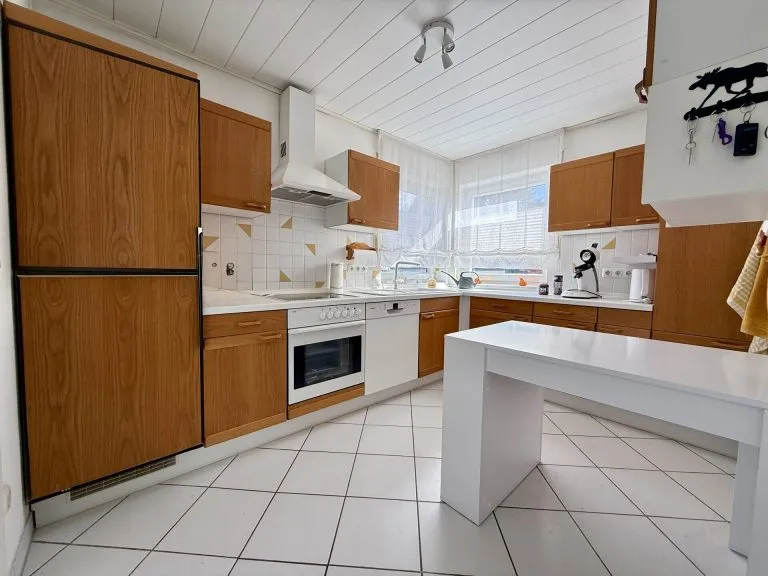 Immobilienangebot - Betzdorf ST - Alle - Familienfreundliches Einfamilienhaus in ruhiger Wohnlage mit schön angelegten Garten!
