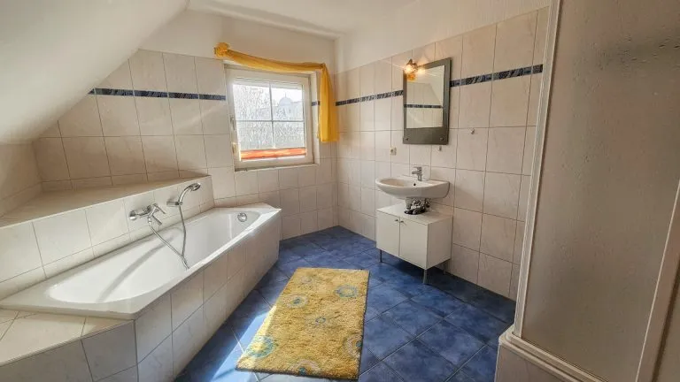 Immobilienangebot - Betzdorf - Alle - Viel Platz in zentraler Lage - gepflegtes Einfamilienhaus mit Garten!