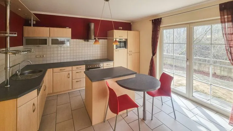 Immobilienangebot - Betzdorf - Alle - Viel Platz in zentraler Lage - gepflegtes Einfamilienhaus mit Garten!