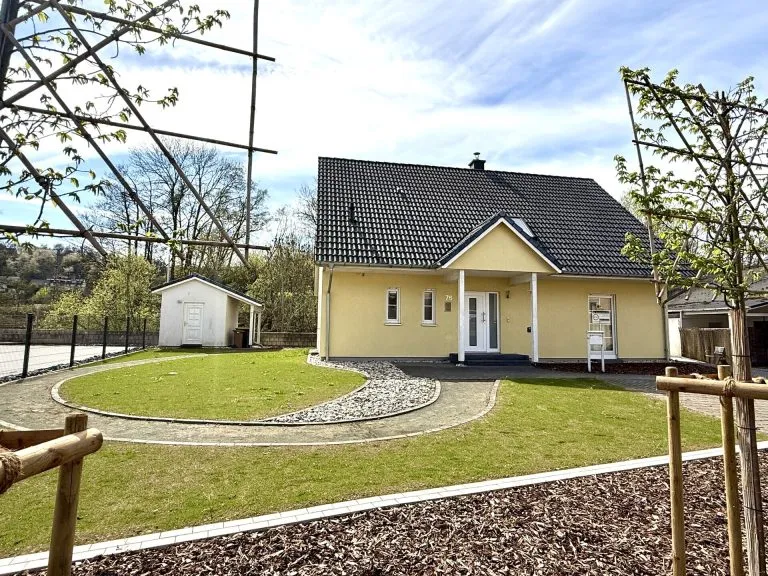 Immobilienangebot - Betzdorf - Alle - Viel Platz in zentraler Lage - gepflegtes Einfamilienhaus mit Garten!