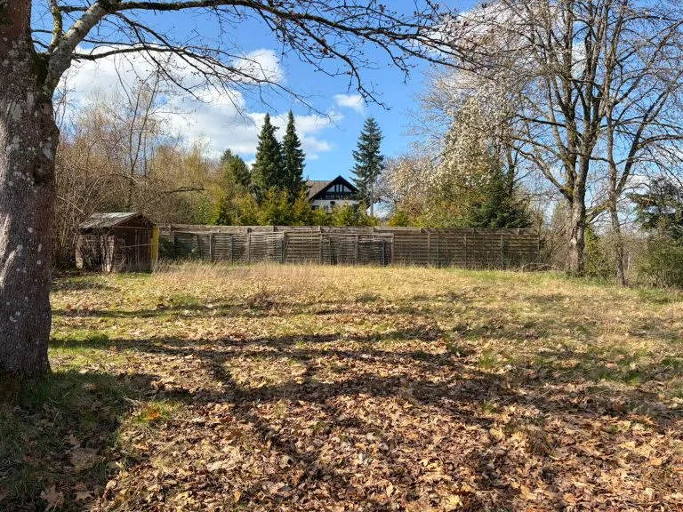 Immobilienangebot - Roth - Alle - ***RESERVIERT***
Großzügiges Grundstück mit Ferienhaus in Ortsrandlage - nähe Hamm!