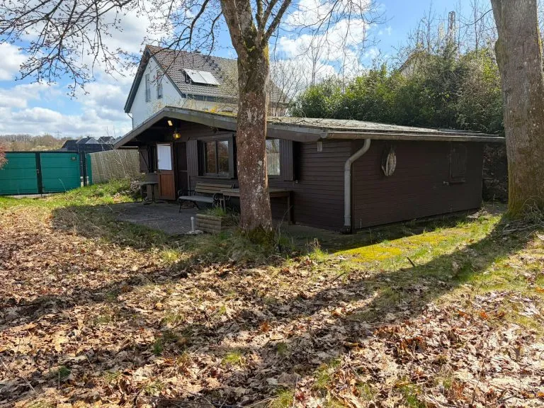 Immobilienangebot - Roth - Alle - ***RESERVIERT***
Großzügiges Grundstück mit Ferienhaus in Ortsrandlage - nähe Hamm!