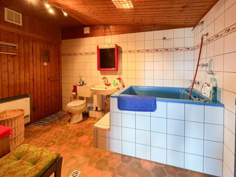 Immobilienangebot - Roth - Alle - ***RESERVIERT***
Großzügiges Grundstück mit Ferienhaus in Ortsrandlage - nähe Hamm!