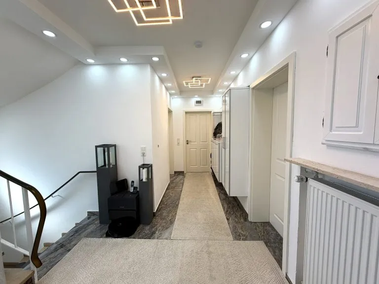 Immobilienangebot - Wissen - Alle - Sorgenfreies Wohnen auf modernstem Stand – mit autarker Halle zur freien Nutzung in zentraler Lage von Wissen!