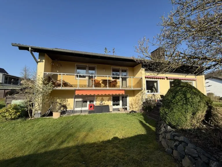 Immobilienangebot - Etzbach - Alle - Gepflegtes Einfamilienhaus mit Einliegerwohnung (vermietet) und tollem Garten - nahe Hamm/Sieg!