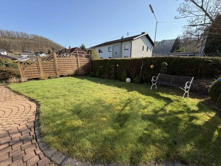 Immobilienangebot - Etzbach - Alle - Gepflegtes Einfamilienhaus mit Einliegerwohnung (vermietet) und tollem Garten - nahe Hamm/Sieg!