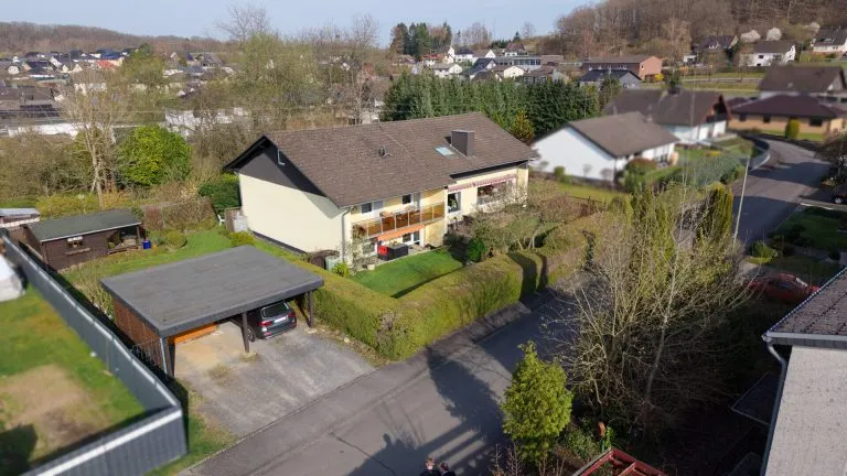 Immobilienangebot - Etzbach - Alle - Gepflegtes Einfamilienhaus mit Einliegerwohnung (vermietet) und tollem Garten - nahe Hamm/Sieg!