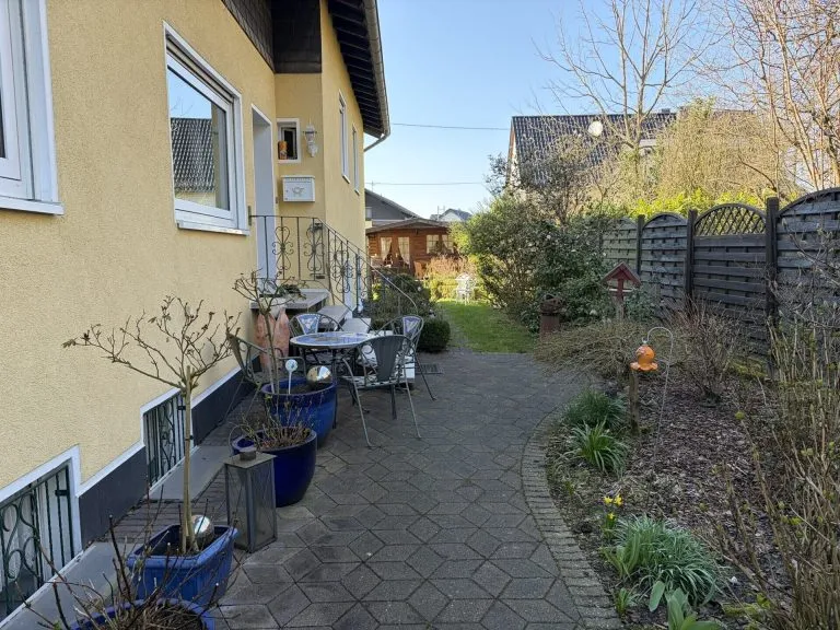 Immobilienangebot - Etzbach - Alle - Gepflegtes Einfamilienhaus mit Einliegerwohnung (vermietet) und tollem Garten - nahe Hamm/Sieg!