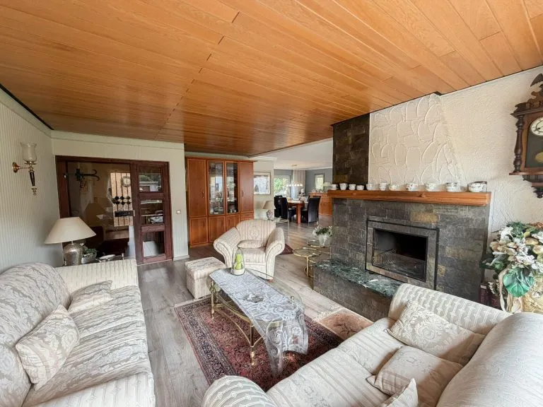 Immobilienangebot - Etzbach - Alle - Gepflegtes Einfamilienhaus mit Einliegerwohnung (vermietet) und tollem Garten - nahe Hamm/Sieg!