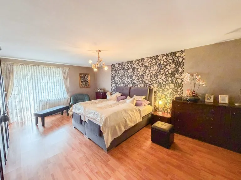 Immobilienangebot - Etzbach - Alle - Gepflegtes Einfamilienhaus mit Einliegerwohnung (vermietet) und tollem Garten - nahe Hamm/Sieg!
