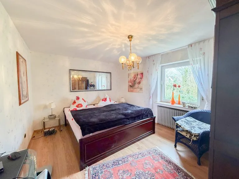 Immobilienangebot - Etzbach - Alle - Gepflegtes Einfamilienhaus mit Einliegerwohnung (vermietet) und tollem Garten - nahe Hamm/Sieg!