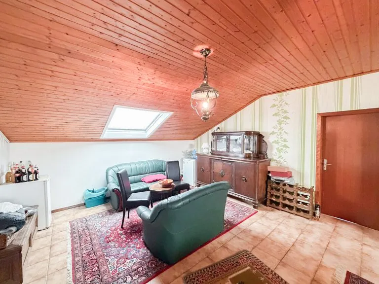 Immobilienangebot - Etzbach - Alle - Gepflegtes Einfamilienhaus mit Einliegerwohnung (vermietet) und tollem Garten - nahe Hamm/Sieg!