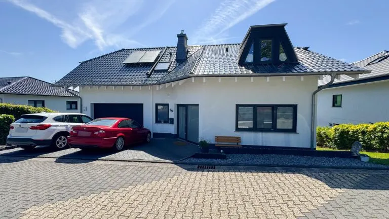 Immobilienangebot - Niedererbach - Alle - Exklusives Wohnhaus mit Einliegerwohnung und großem Garten in traumhafter Lage vor Limburg!