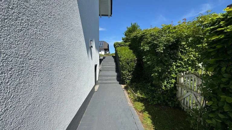 Immobilienangebot - Niedererbach - Alle - Exklusives Wohnhaus mit Einliegerwohnung und großem Garten in traumhafter Lage vor Limburg!