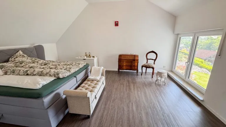 Immobilienangebot - Niedererbach - Alle - Exklusives Wohnhaus mit Einliegerwohnung und großem Garten in traumhafter Lage vor Limburg!