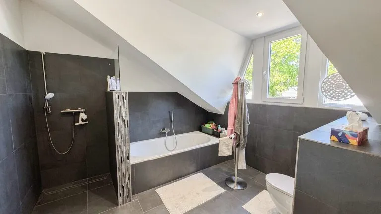 Immobilienangebot - Niedererbach - Alle - Exklusives Wohnhaus mit Einliegerwohnung und großem Garten in traumhafter Lage vor Limburg!