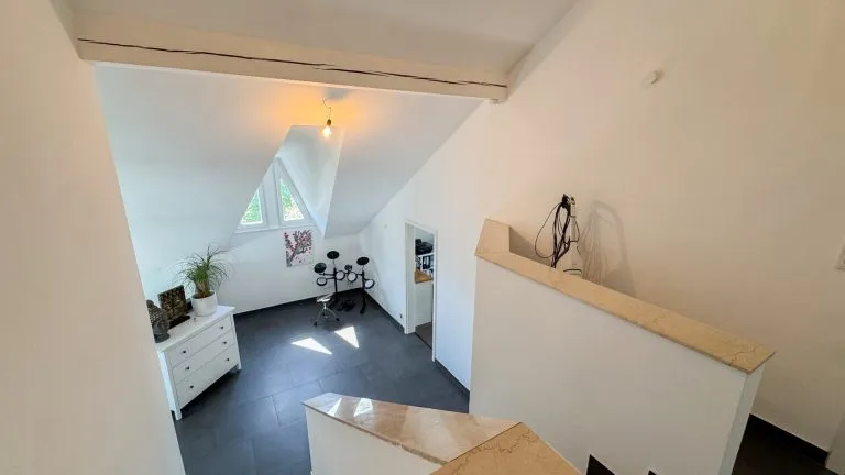 Immobilienangebot - Niedererbach - Alle - Exklusives Wohnhaus mit Einliegerwohnung und großem Garten in traumhafter Lage vor Limburg!
