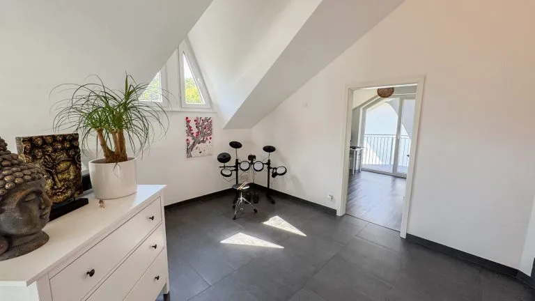 Immobilienangebot - Niedererbach - Alle - Exklusives Wohnhaus mit Einliegerwohnung und großem Garten in traumhafter Lage vor Limburg!