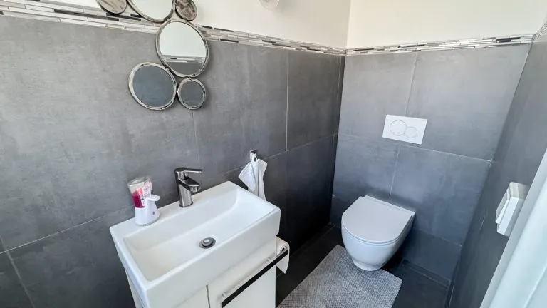 Immobilienangebot - Niedererbach - Alle - Exklusives Wohnhaus mit Einliegerwohnung und großem Garten in traumhafter Lage vor Limburg!